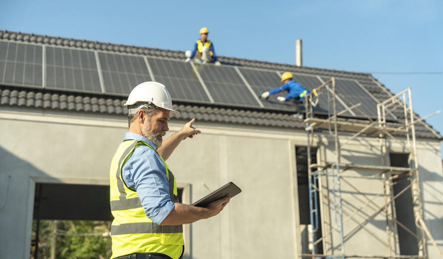 construction boss telling workers instructions